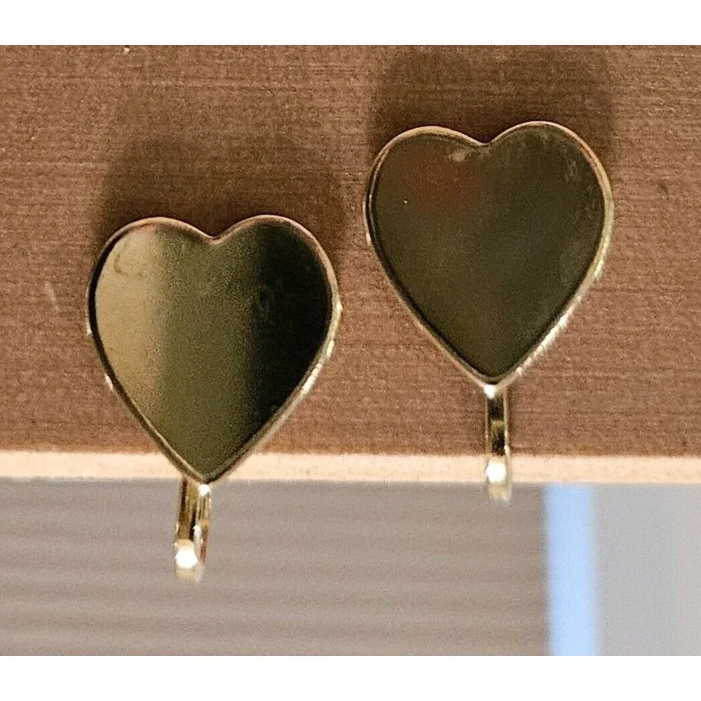 Heart Clip On Earrings Gold Tone Non‎ Pierced Earrings Minimalist Style